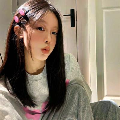 红色机尾